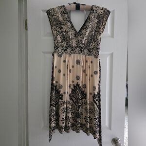 Never Worn, Chic Black and Cream Patterned Dress With Tie
